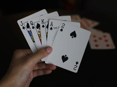 How to play Dai Di (Big Two) .